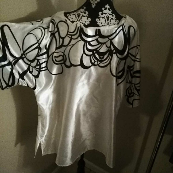 Blouse - Picture 1 of 3